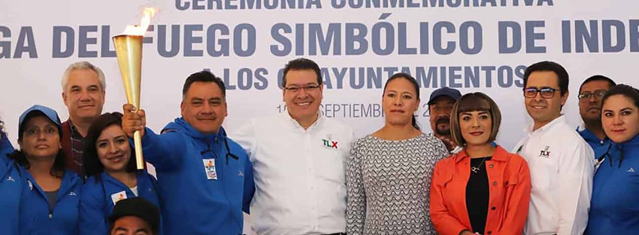 Entrega Marco Mena fuego simbólico de independencia a los 60 municipios