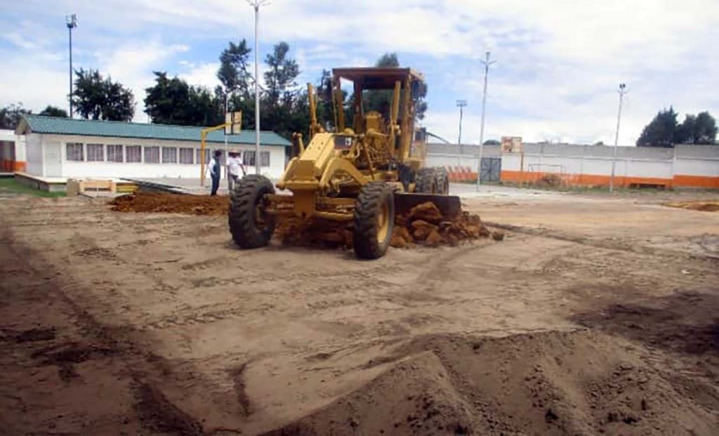 Arranca construcción de cancha de futbol, básquetbol y pista de trote en  Gabriela Mistral - Imaginario Social